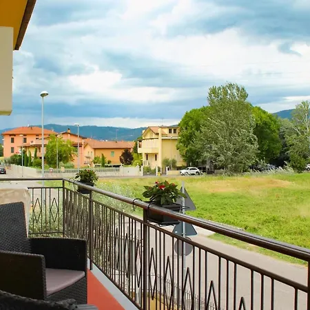 Tuscan Welcome - Elegant With Balcony