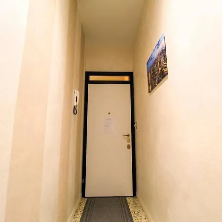 Tuscan Welcome - Elegant With Balcony Apartament